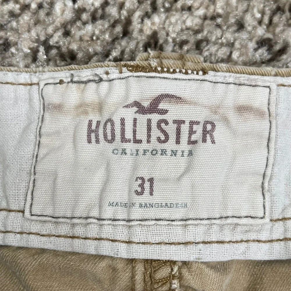 Hollister has some