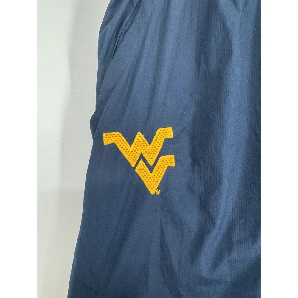 Nike mountaineers track out