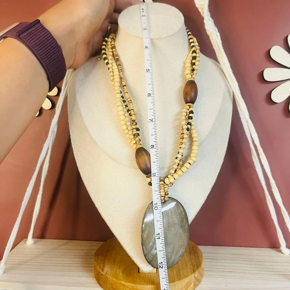 Vintage earthy layered