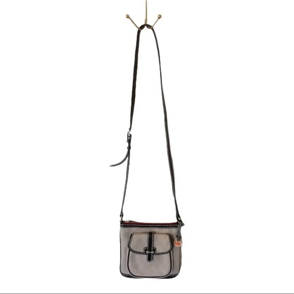 Dooney & Bourke trim pop adorable