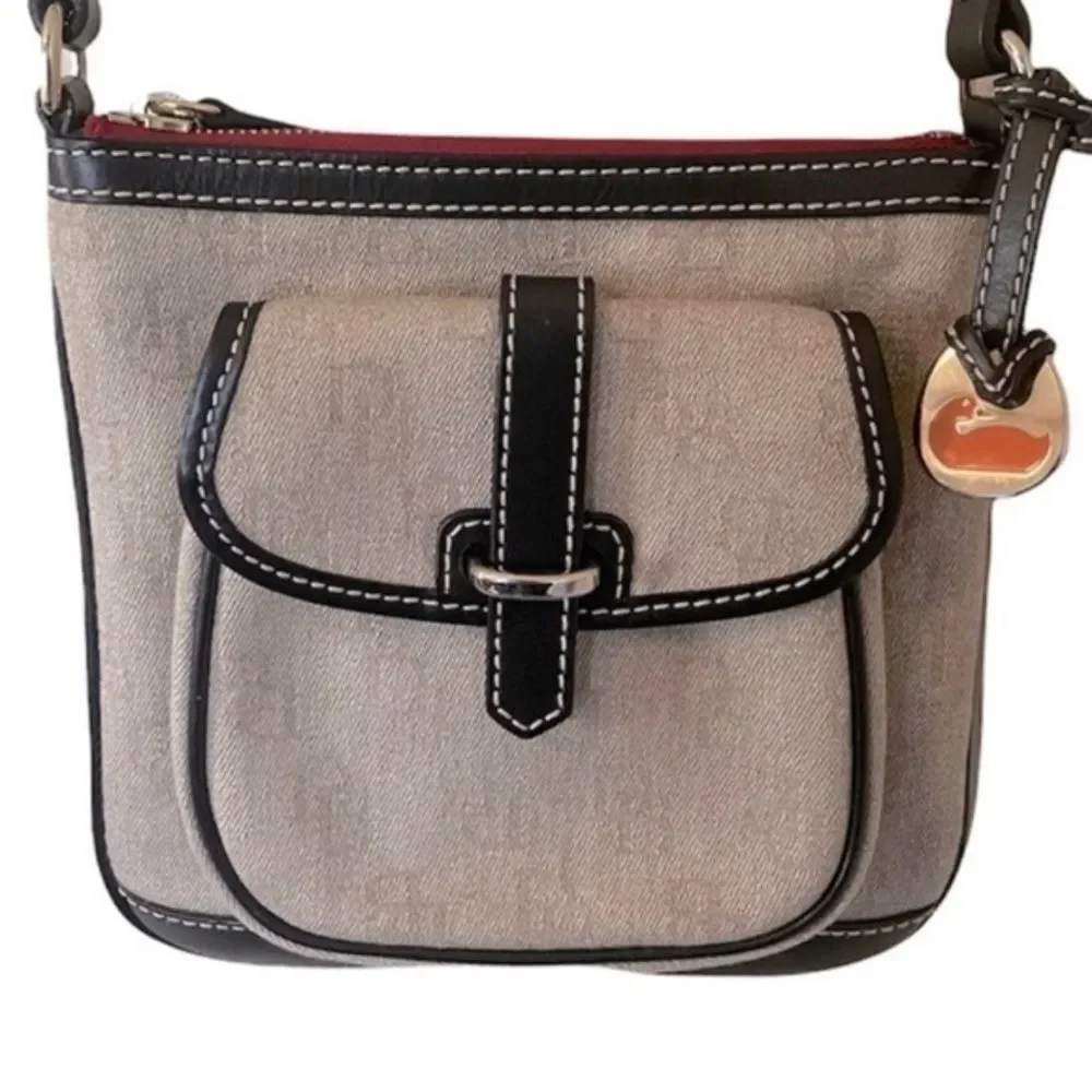 Dooney & Bourke pop white crossbody