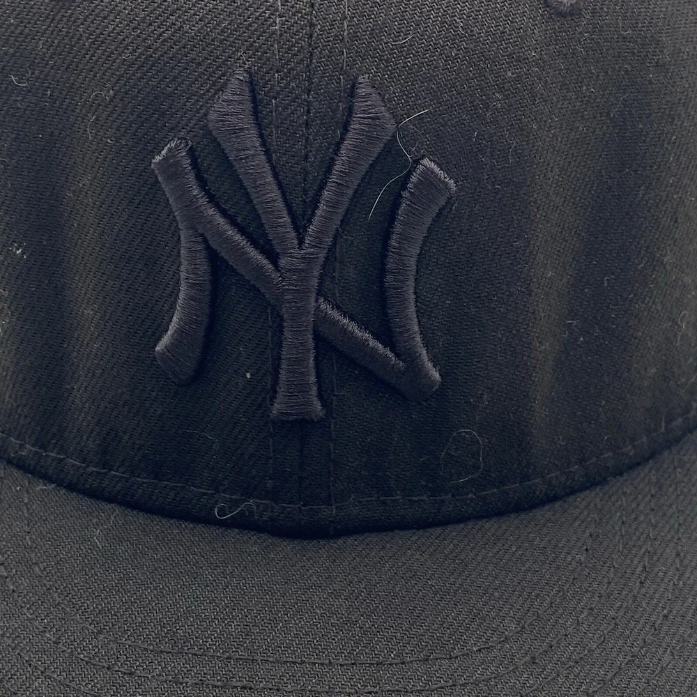 New York‎ Yankees All Black New Era  59fifty Hat blackout Fitted Size 7 1/4