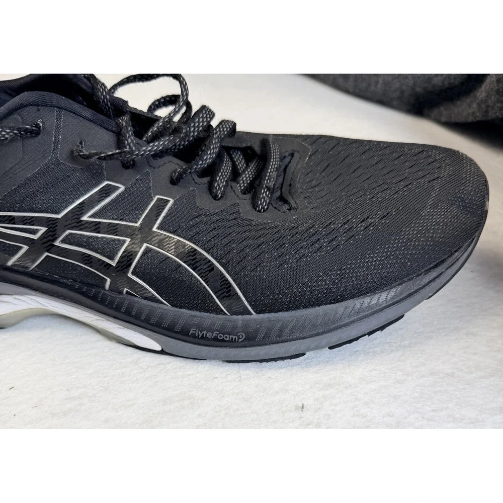 Asics pre owned