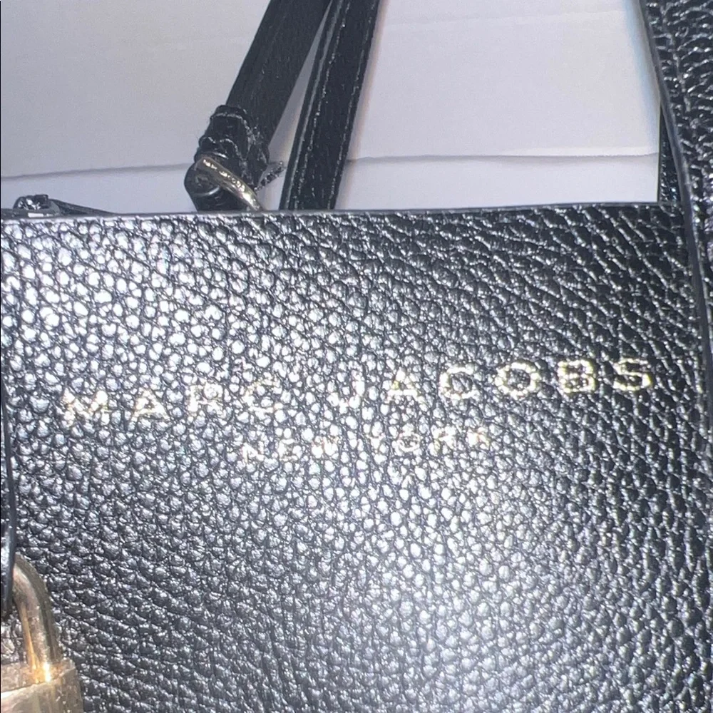 Marc Jacobs provide interior