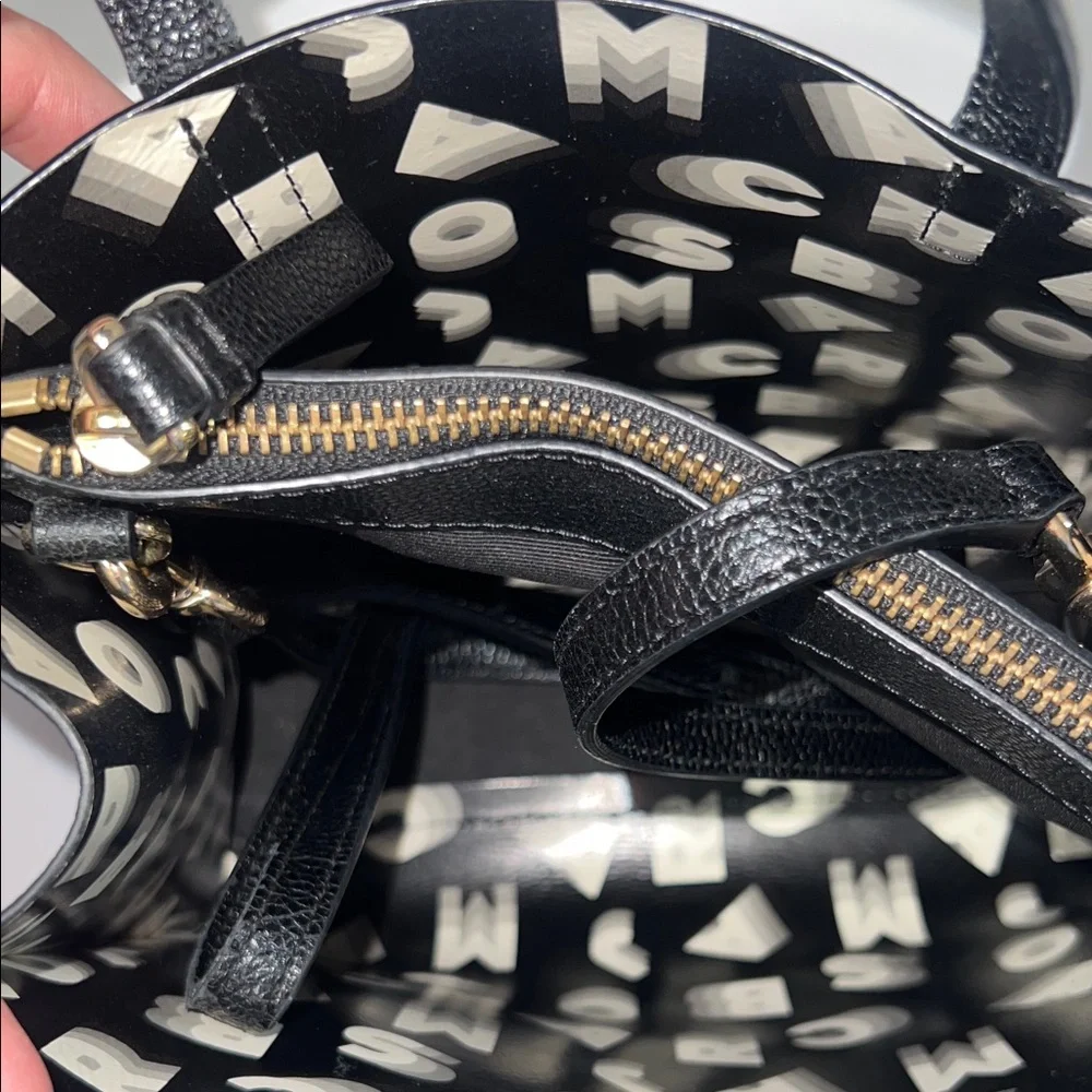 Marc Jacobs leather compartment