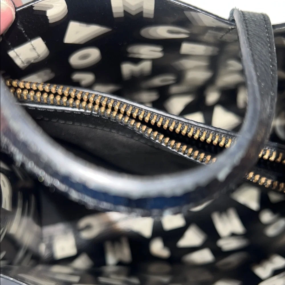 Marc Jacobs clean secure