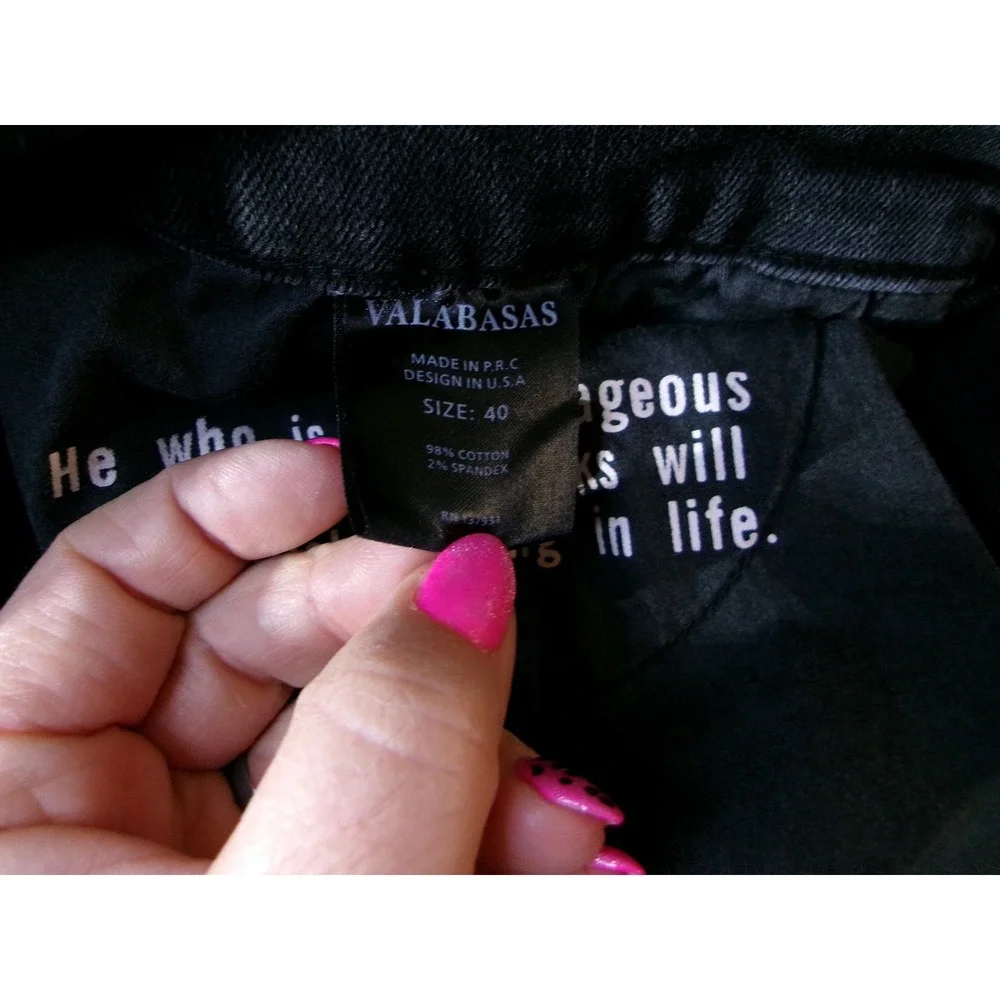 Valabasas fit features