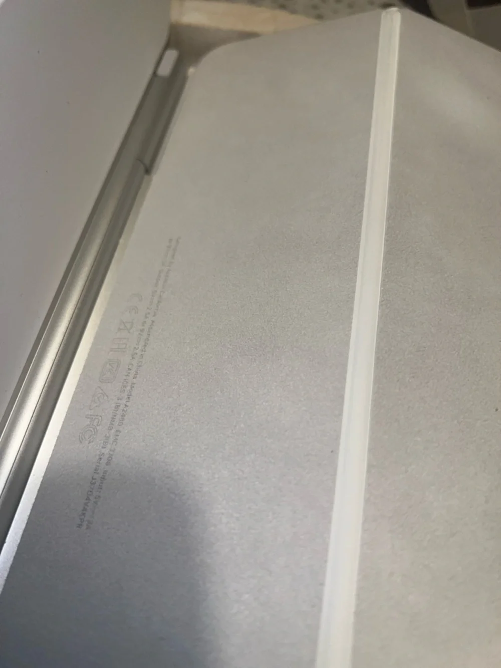 Apple slim white