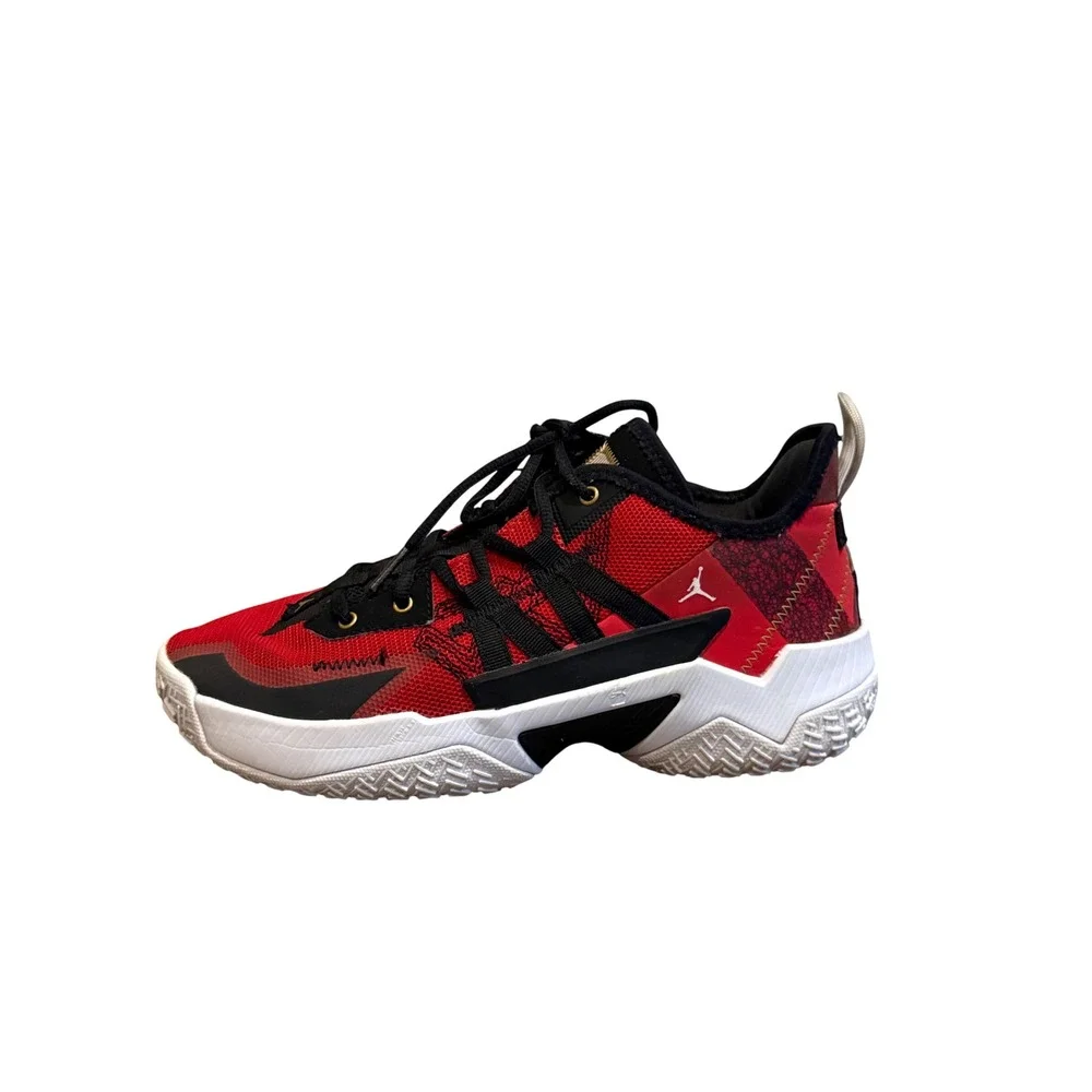 Jordan dominate court