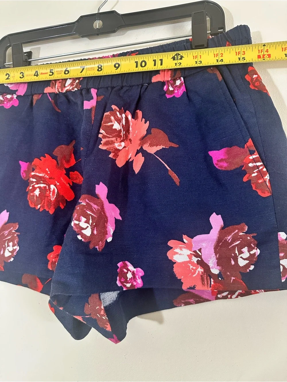 J.Crew linen blend navy floral pull on shorts Size 8