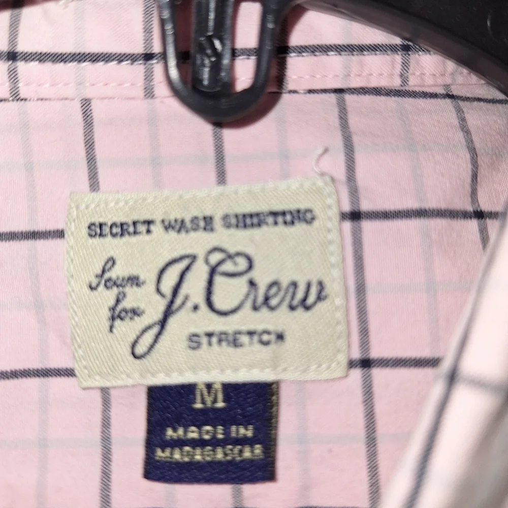 A J. Crew Classic long sleeve button-down shirt in a mens size medium