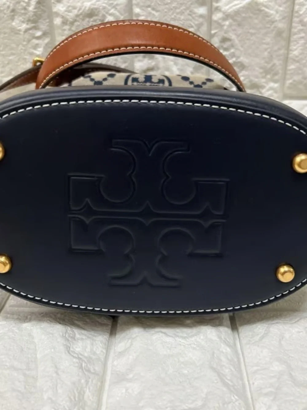 Tory Burch size：21*21*12