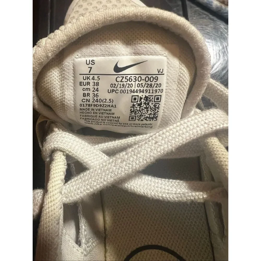 Nike women reposto