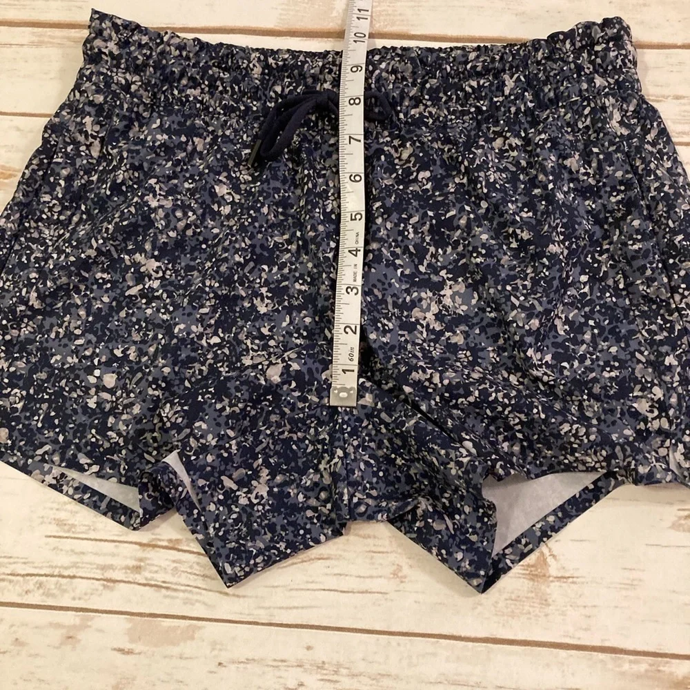 Athleta abstract black