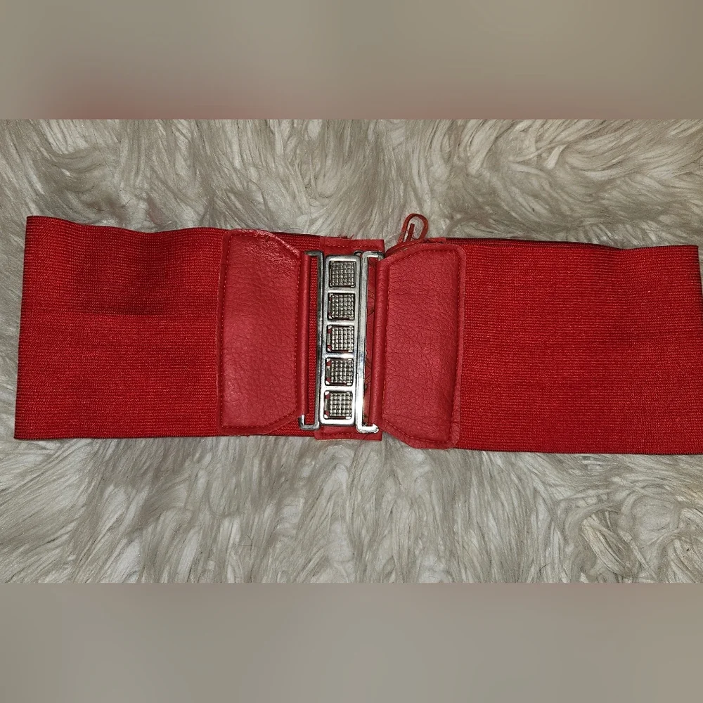 Vintage 1980s Red Corset Waist Belt | Wide Elastic Cinch Belt | Lace Back | 33