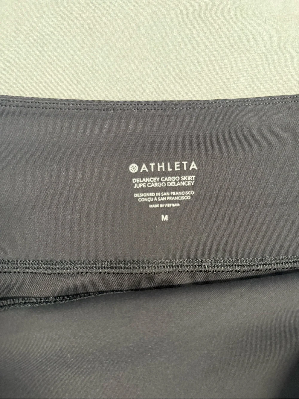 Athleta Delancey Cargo Skirt Women’s Medium Black Stretch Utility Mini Skirt