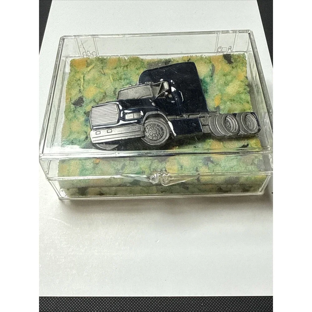 Vintage Buckles Of America 1980 Kenworth Semi Truck Belt Buckle Made in USA