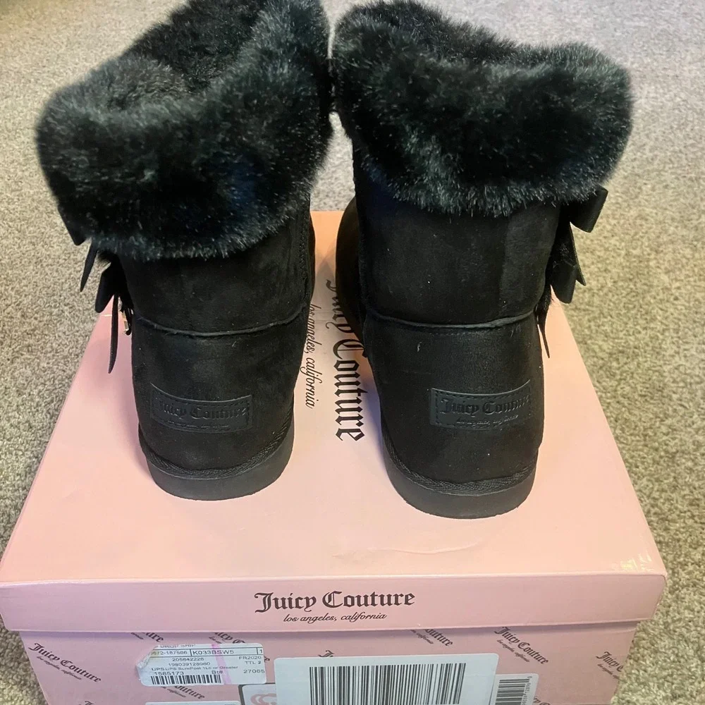 Juicy Couture scuff inside