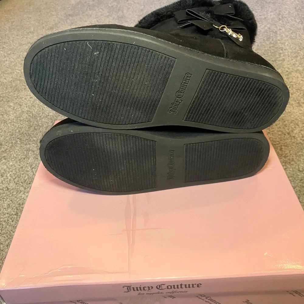 Juicy Couture scuff inside