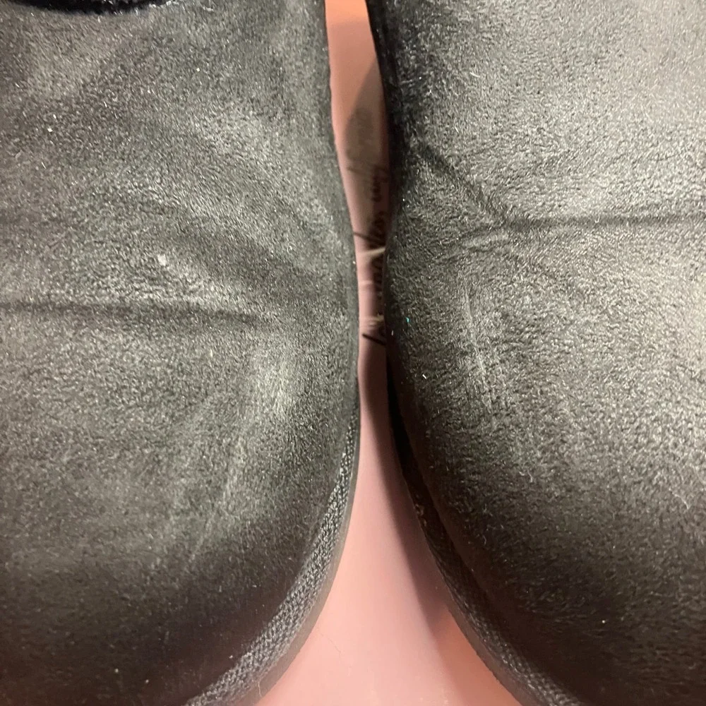 Juicy Couture scuff inside