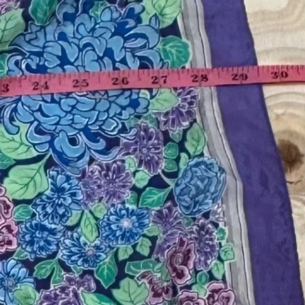 Oscar de la Renta Vintage Square Floral Scarf Blue Purple Chrysanthemum 30x30