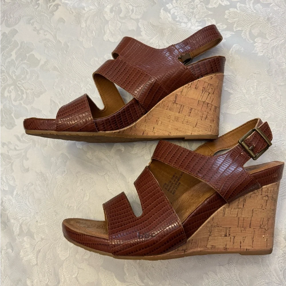 B.O.C. BOC Size 11M Nara Brown Embossed Wedge Sandal Comfort‎ Shoe