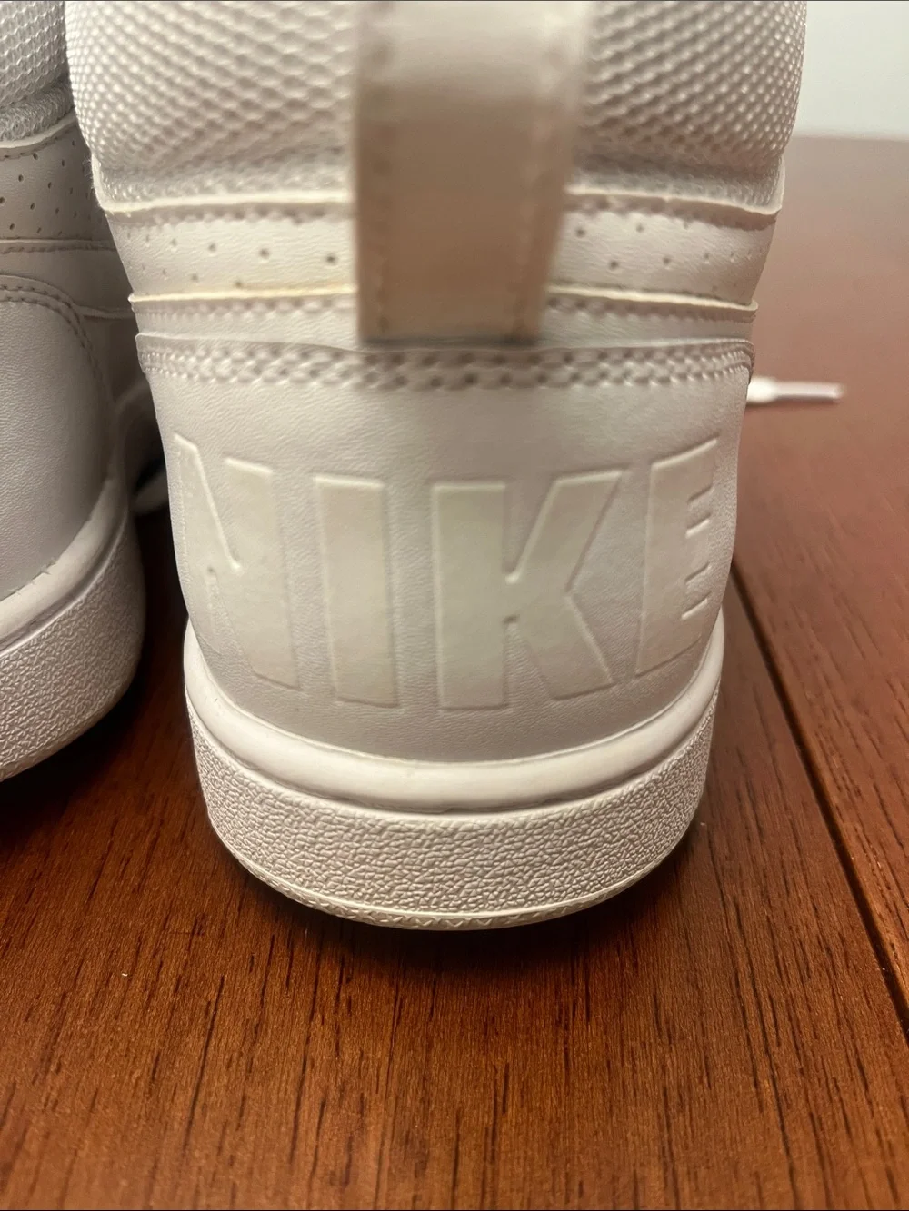 Nike Court Borough Mid Triple White Sz 8