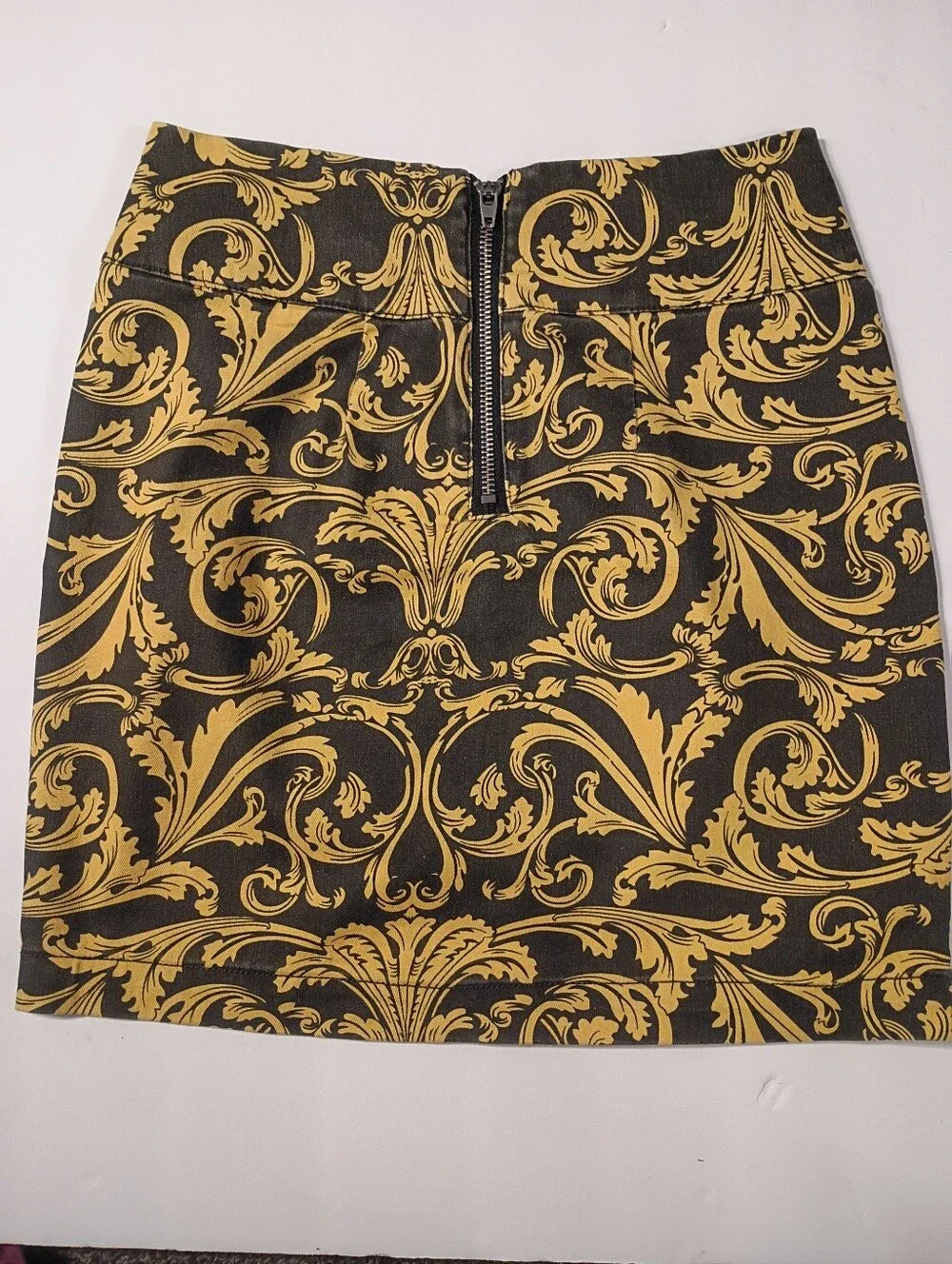 Forever 21 Premium Denim Size S Yellow & Black Mini Skirt Zipper Close At Waist