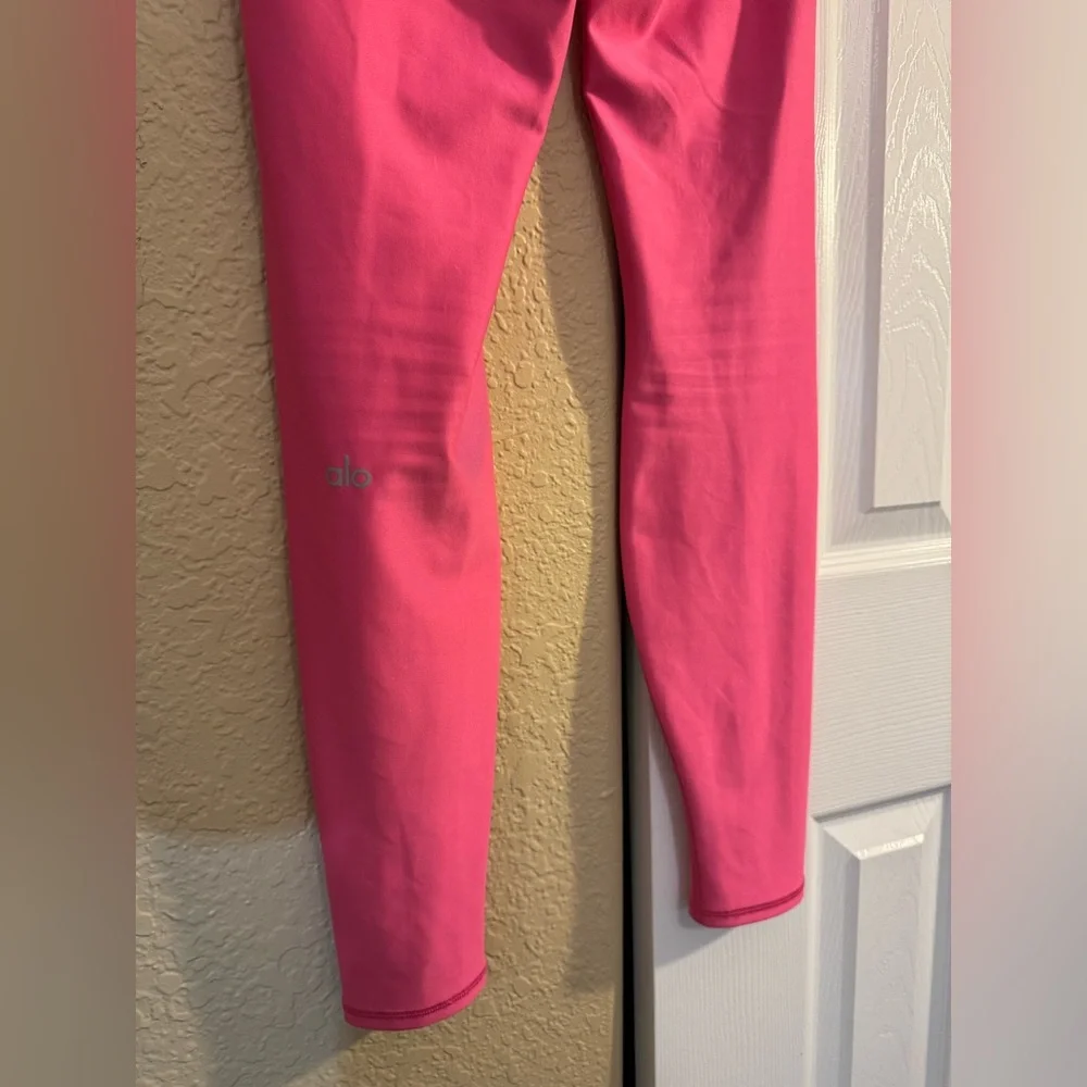 ALO Yoga vibrant hot