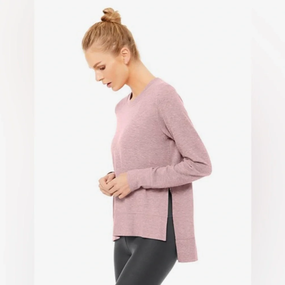 ALO Yoga product features
