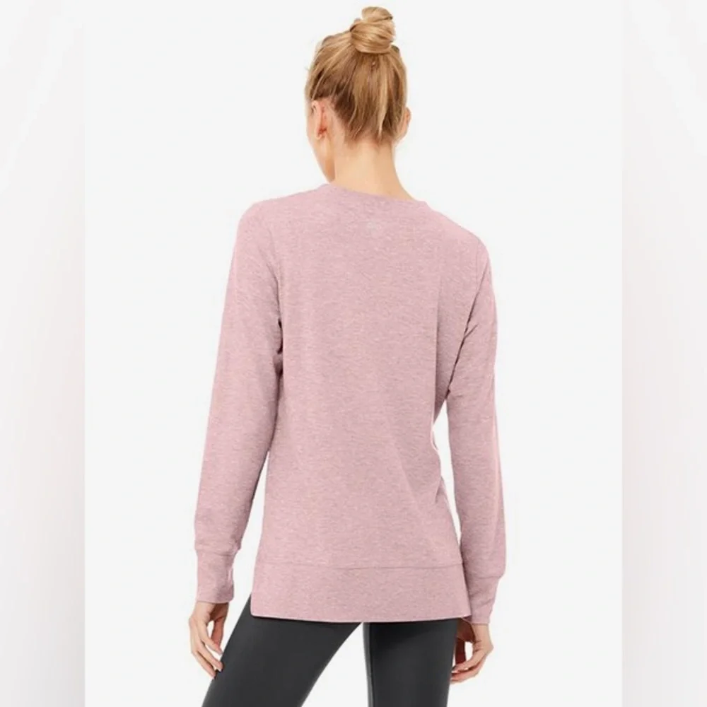 ALO Yoga product features