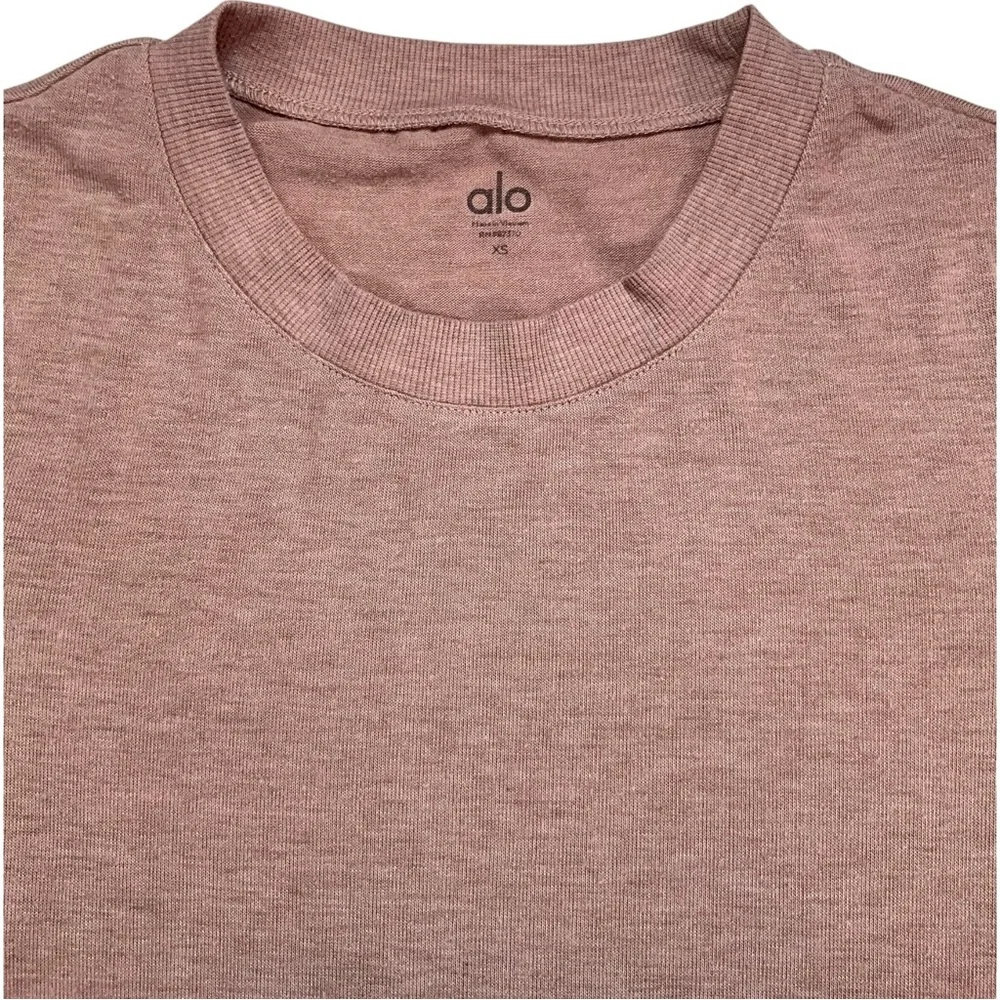 ALO Yoga product features