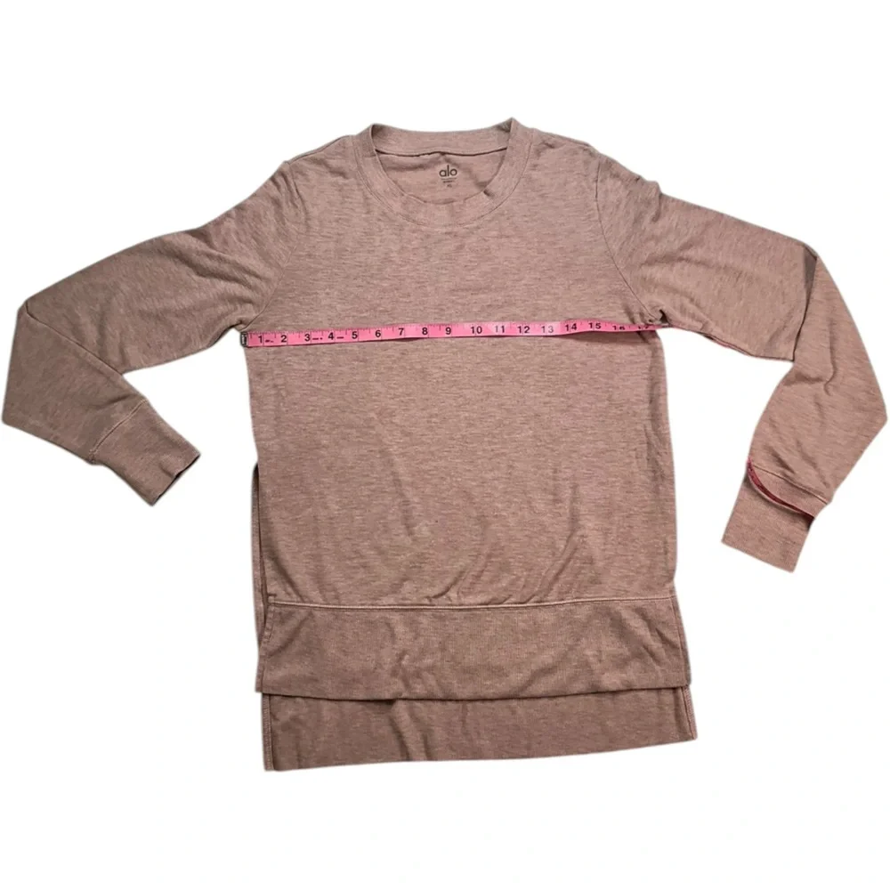 ALO Yoga product features