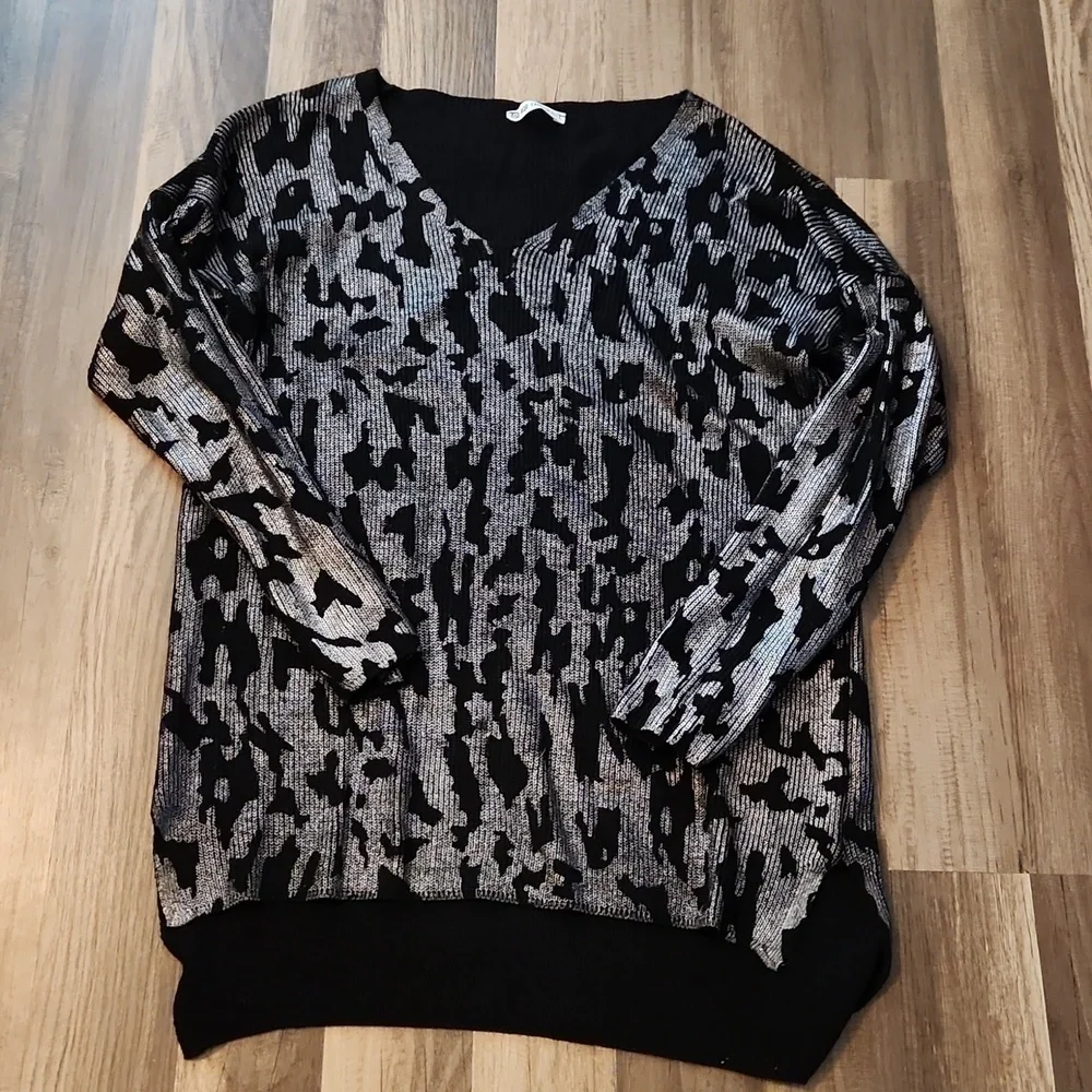 Aqe Fashion Oversized Black and Silver Animal Print Sweater  Size Large