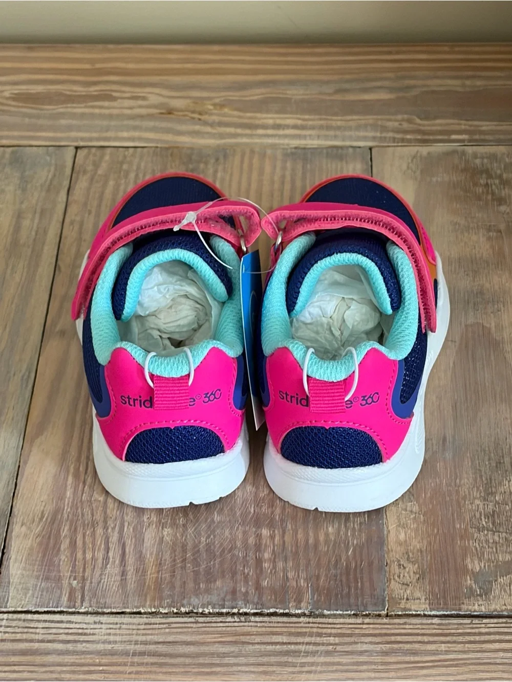 Stride Rite Ryne Vibrant Sneaker ☀️🆕