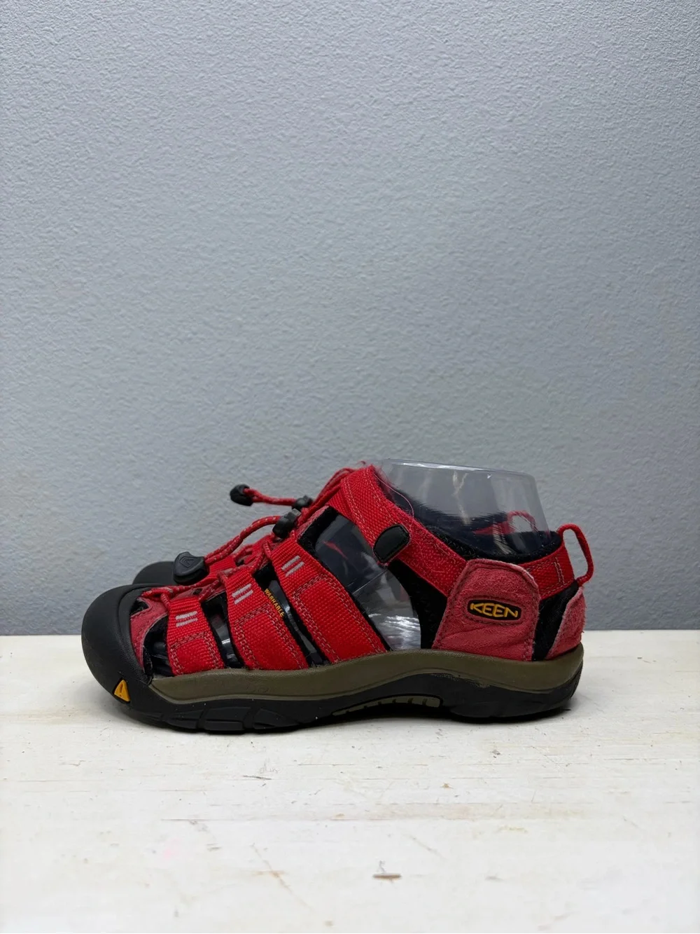 Keen Red Newport H2 Fisherman Sandals Size 5 Big Boys