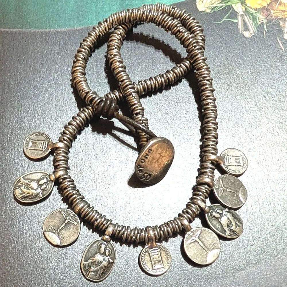 Uno de 50 Medallion Coin Reversible RETIRED Necklace