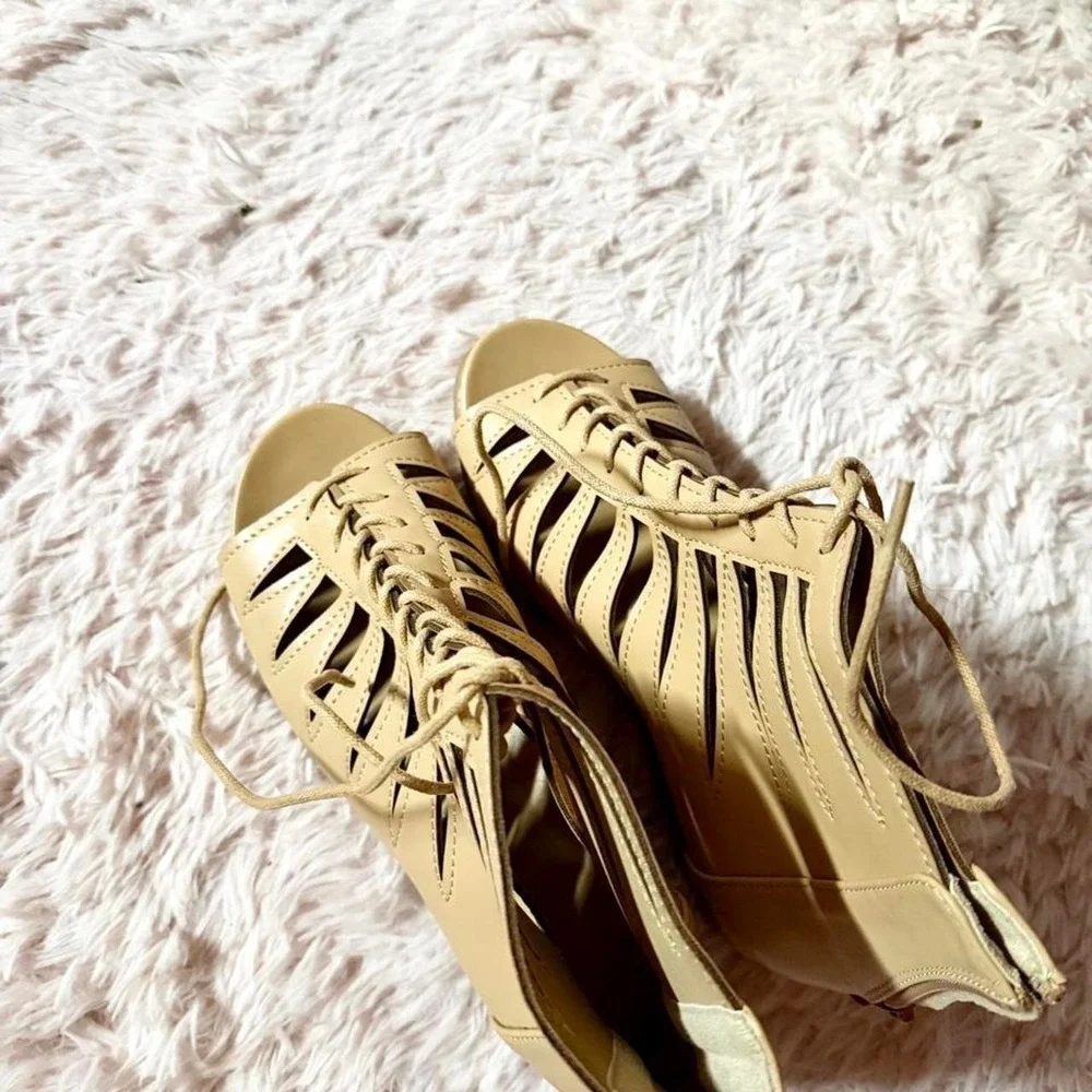 The Unbranded Brand shinelly gladiator