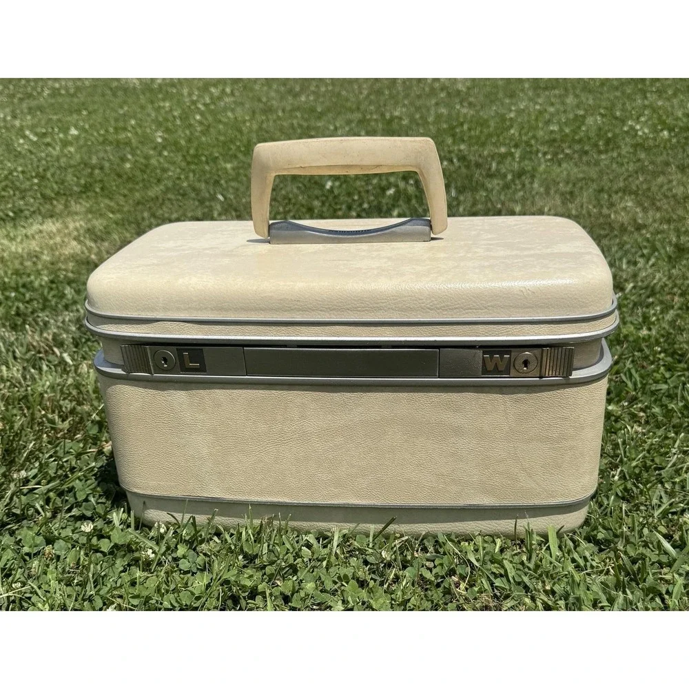 Samsonite vintage silhouette