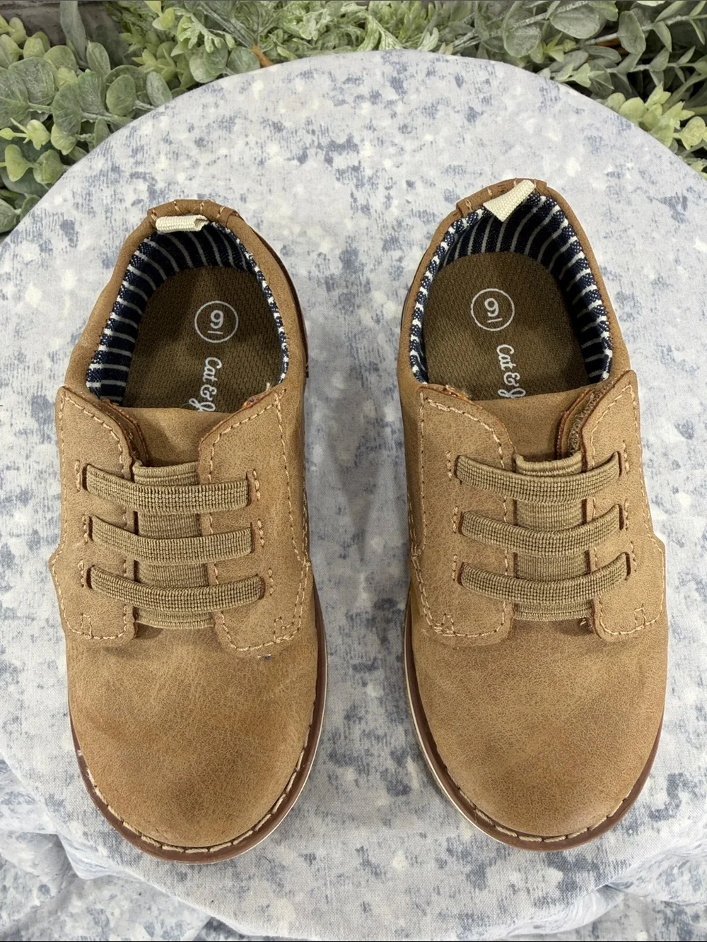 CAT & JACK “Ewald” Tan Plain Round-Toe Stitch Oxfords - Boys 9.0M 🤎 NWOT