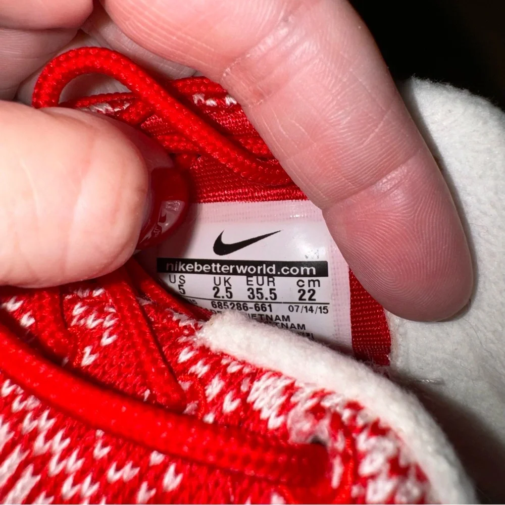 Nike 12 oz light