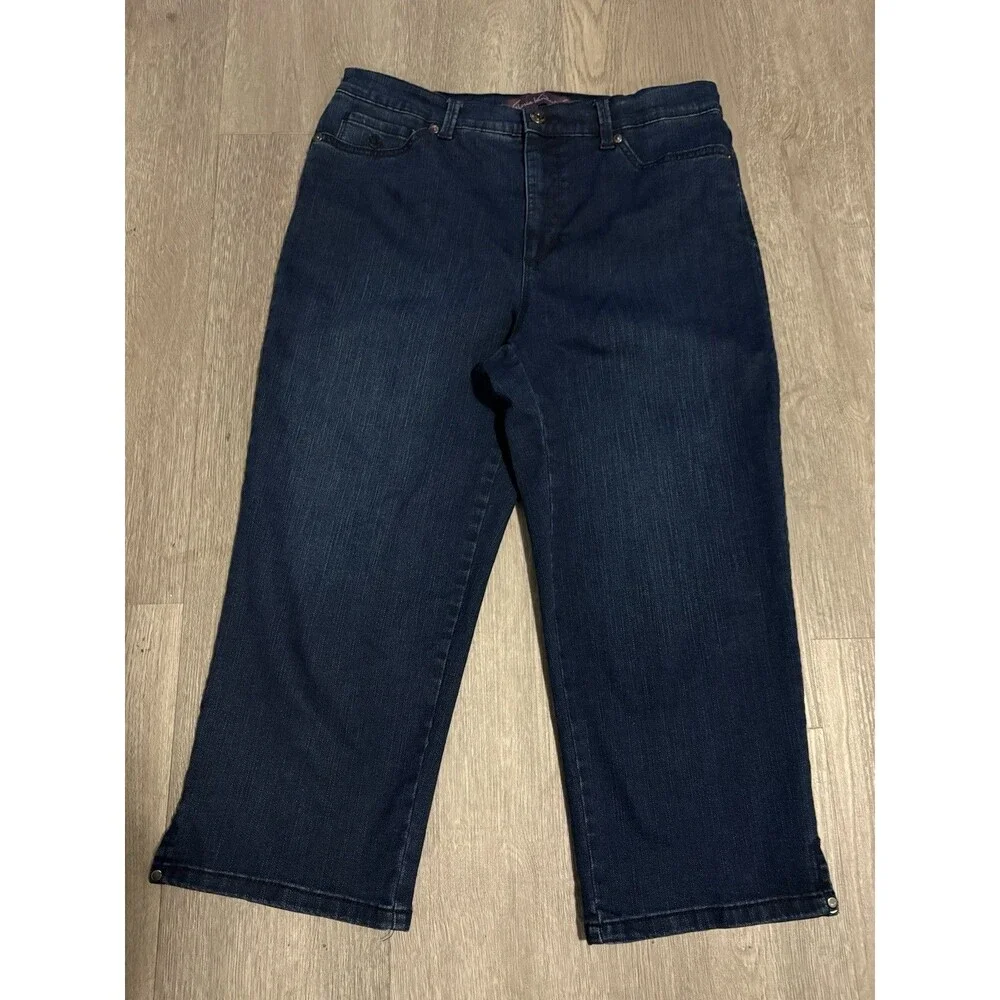 Gloria Vanderbilt Ladies Jeans Size 10 Amanda Capri Blue Stretch