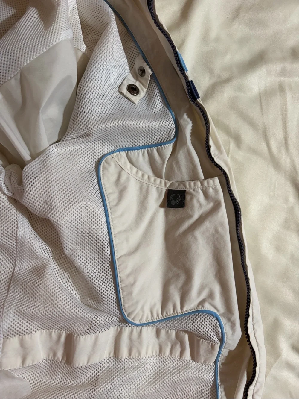 Izod vintage white