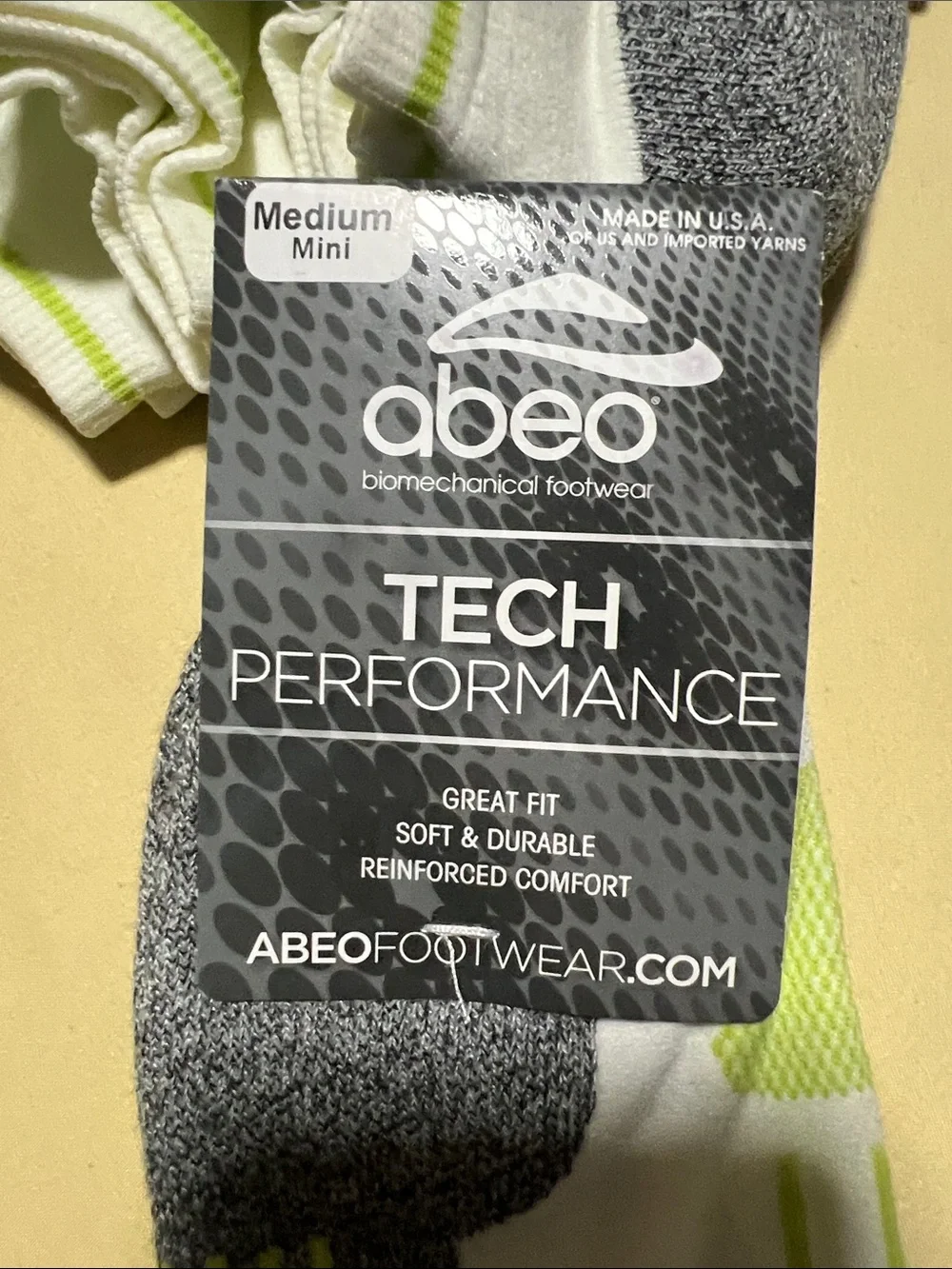 Abeo Low-Cut Tech Performance Socks – Gray, White & Lime