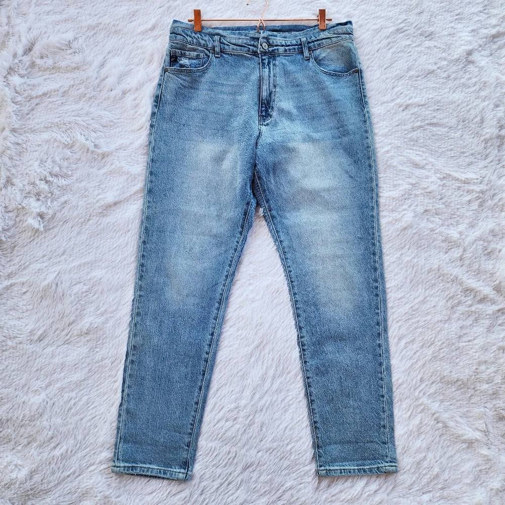Kancan‎ Slim Straight Lightly Distressed Jeans