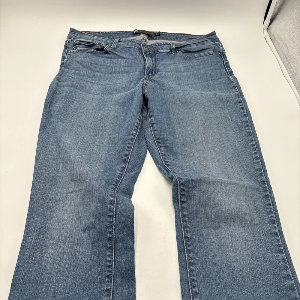 Levi's Demi‎ Curve Mid Rise Boot Cut Women's Size 14/32 Inseam 32 Preowned