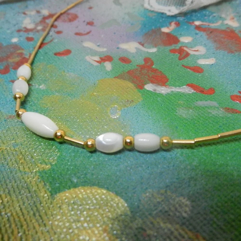 VTG gold ivory pearlcore necklace delicate gold tone bead dainty feminine choker