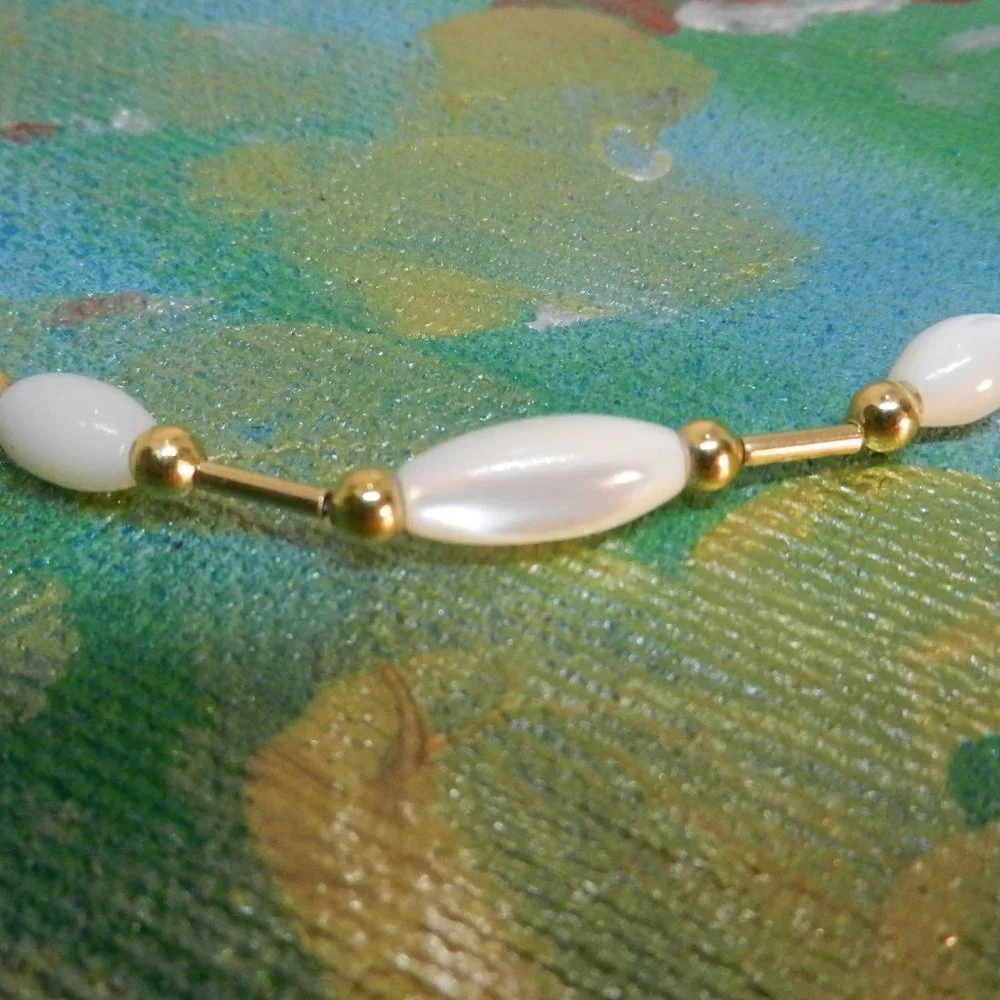 VTG gold ivory pearlcore necklace delicate gold tone bead dainty feminine choker