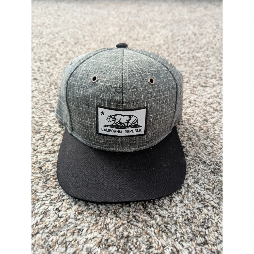 California Republic Gray/Black Snapback Hat Bear Logo Patch Adjustable Cap‎
