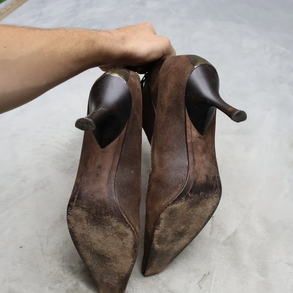 Donald Pliner Women 9M Ankle Boots Brown Suede Pointed Toe Kitten Heel Side Zip